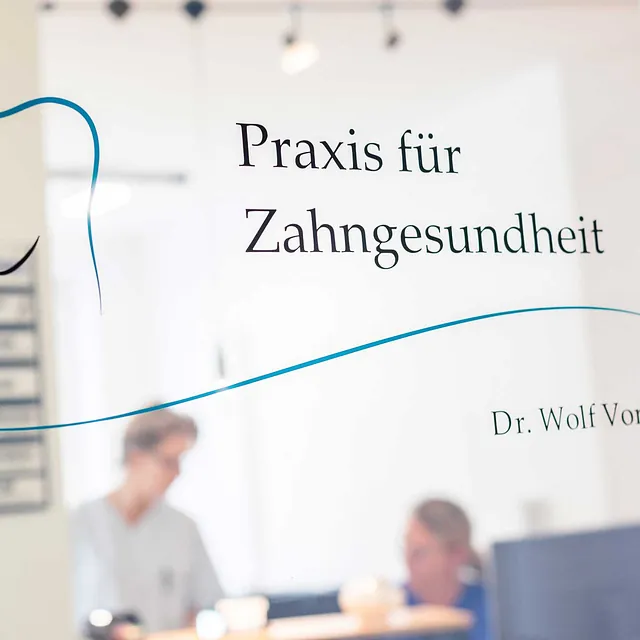 Zahnarzt Wolf Vorkauf, Vorkauf, Neustadt in Holstein, Holstein, Neustadt, Zahnarzt. Zahngesundheit, Gesundheit, zahnarztpraxis, Wolf Vorkauf, praxisphilosophie, medizin, ästhetisch, qualität, zuverlässigkeit, wohlfühlpraxis, praxis, zahnmedizinisch, prophylaxe, zahn, zahnmedizin, zahnreinigung, kinderbehandlung, zahnarztangst, zahnersatz, zahnärzte, bleaching, implantologe, zahnschmerzen, zahnarzt, rollstuhlgerecht, rollstuhl, zahnarztpraxis, zahnklinik, zahnschmerzen, zahnarzt, Einfühlungsvermögen, Privatpatient, Kassenpatient, vertrauensvoll, zuverlässig, Zähne